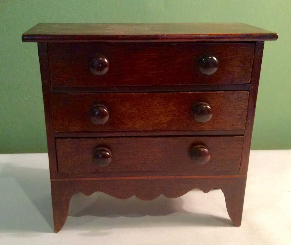 Miniature Chest of Drawers 