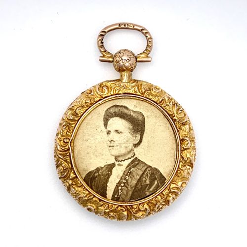 fig 1. Victorian 9CT Gold Locket Pendant