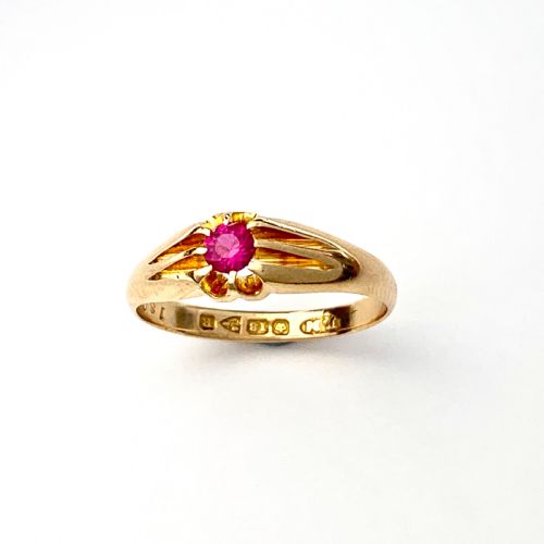 Victorian 18ct Gold Ruby Solitaire or Pinky Ring