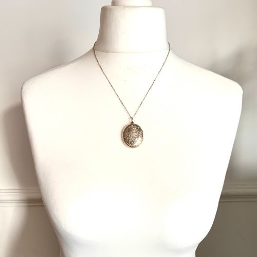 fig 1. Large Victorian 9CT Gold Mizpah Locket Pendant