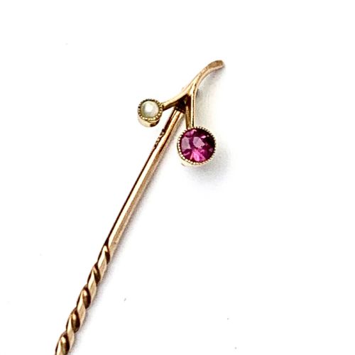 Victorian 9ct Rose Gold Garnet Pearl Stick Pin