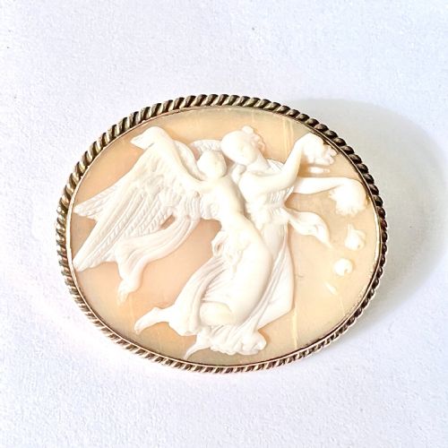 Victorian Carved Shell Venus and Cupid 9ct Gold Cameo Brooch