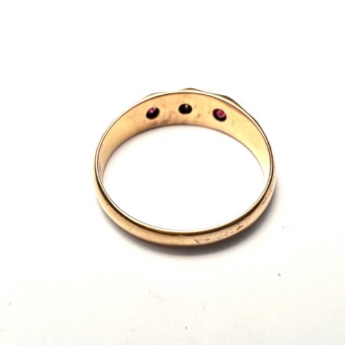 fig 1. Victorian Star-set Diamond and Ruby 18CT Gold Twist Ring