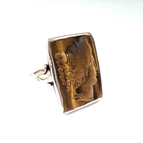 Large Antique 9ct Gold Tiger's Eye Cameo Tablet Ring