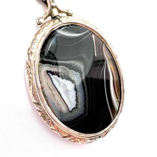 LARGE VICTORIAN 9CT GOLD AGATE LOCKET NECKLACE - ADDITIONAL PHOTO 2
