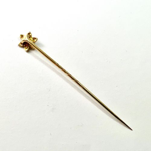fig 1. Antique Diamond 14CT Gold Flower Stick Pin