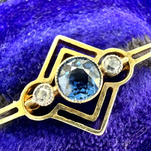fig 1. Antique 15CT Gold Sapphire and Diamond Bar Brooch