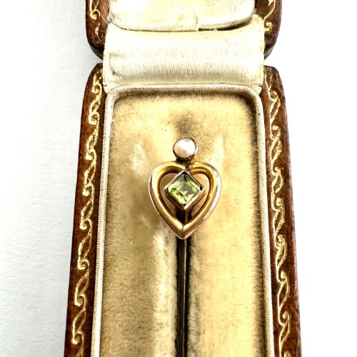 Boxed Antique 9ct Gold Peridot Pearl Heart Stick Pin