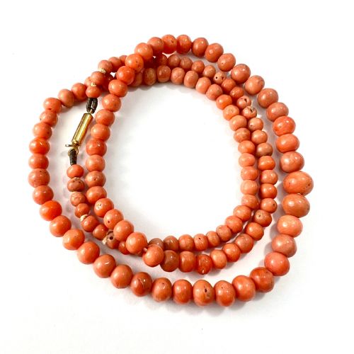 Antique 9ct Gold Clasp Graduated Coral Bead Necklace