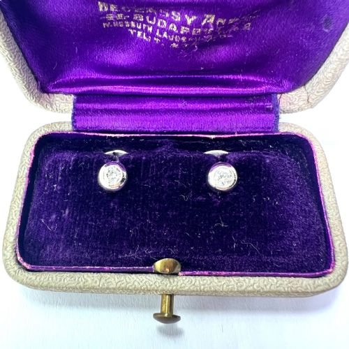 Boxed Vintage Diamond 18ct White Gold Shirt Studs