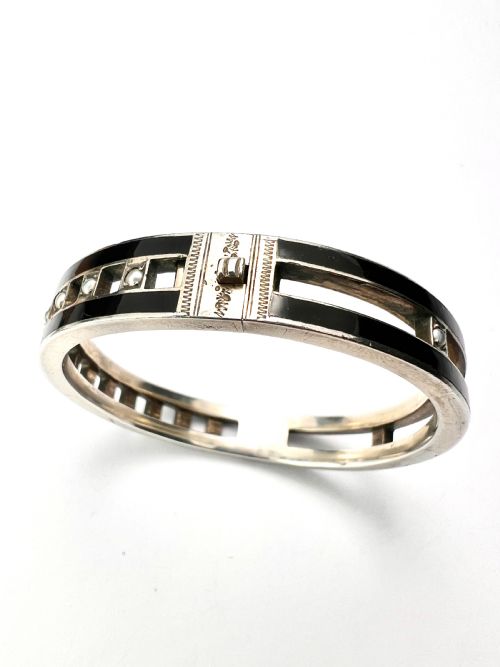 AUSTROHUNGARIAN SILVER ENAMEL AND PEARL HINGED BANGLE - ADDITIONAL PHOTO 2