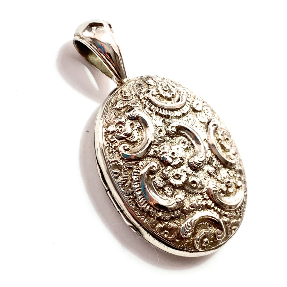 Large Victorian Sterling Silver Photograph Locket View II