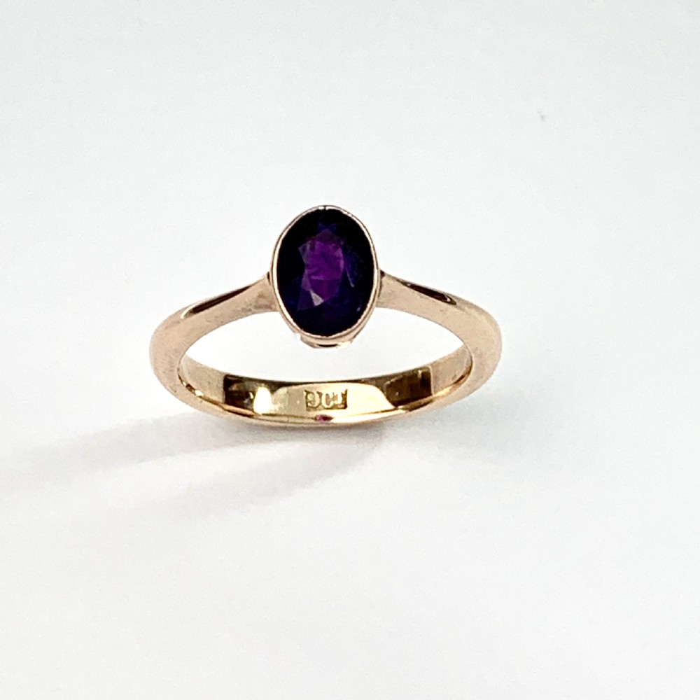 Antique Amethyst Solitaire Ring in 9CT Gold 