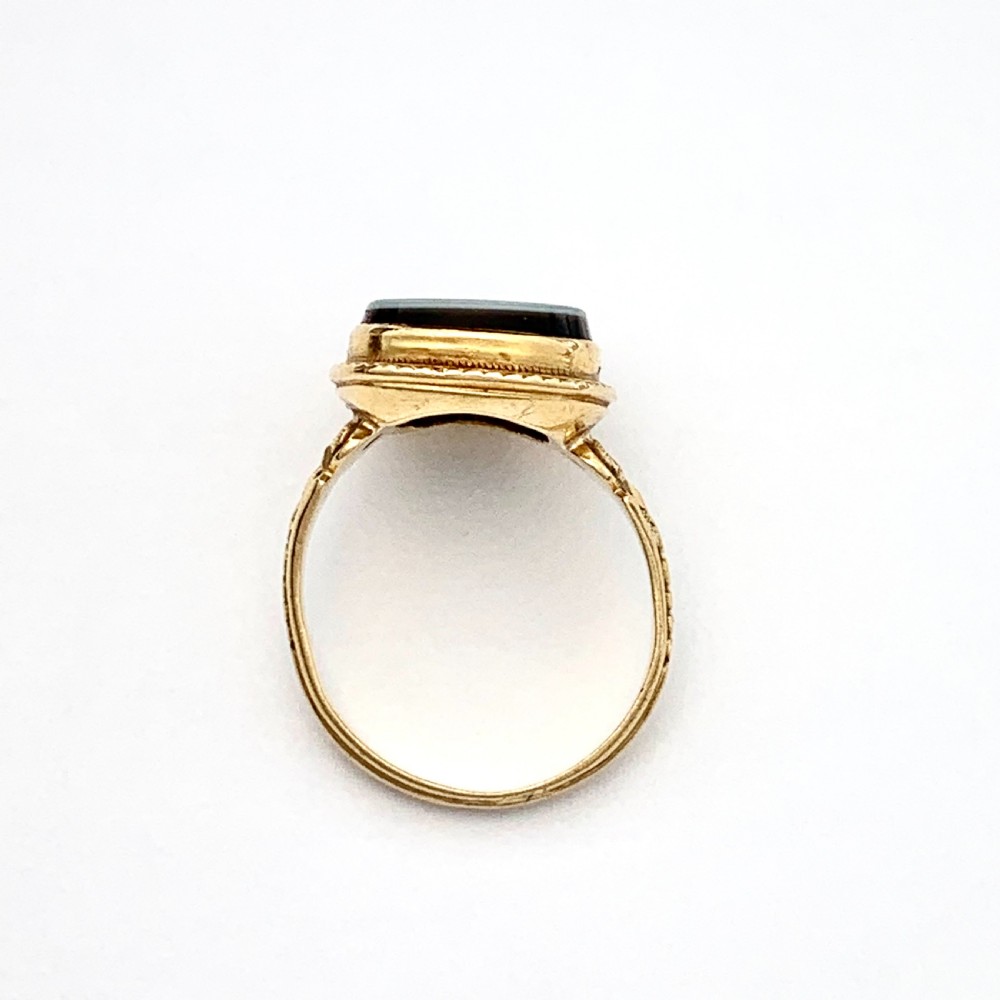 Ornate Victorian 18CT Gold Agate Signet Ring View VI