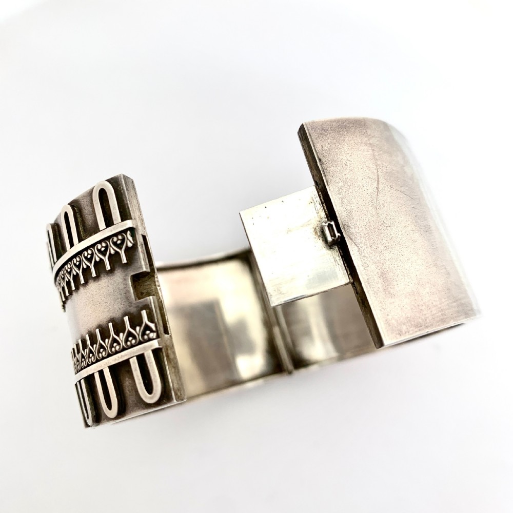 Victorian Wide Silver Etruscan Revival Hinged Cuff Bangle  View VIII