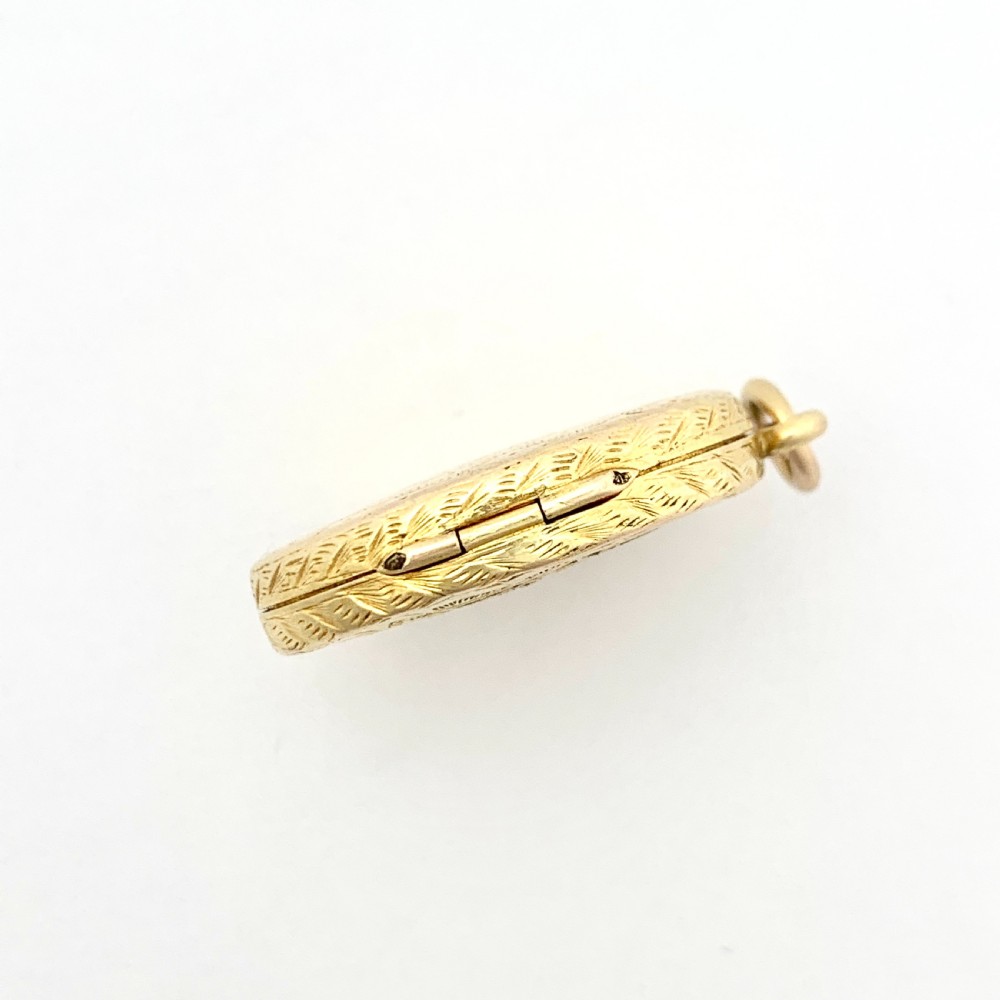  Victorian 15CT Gold Ivy Locket Pendant View V