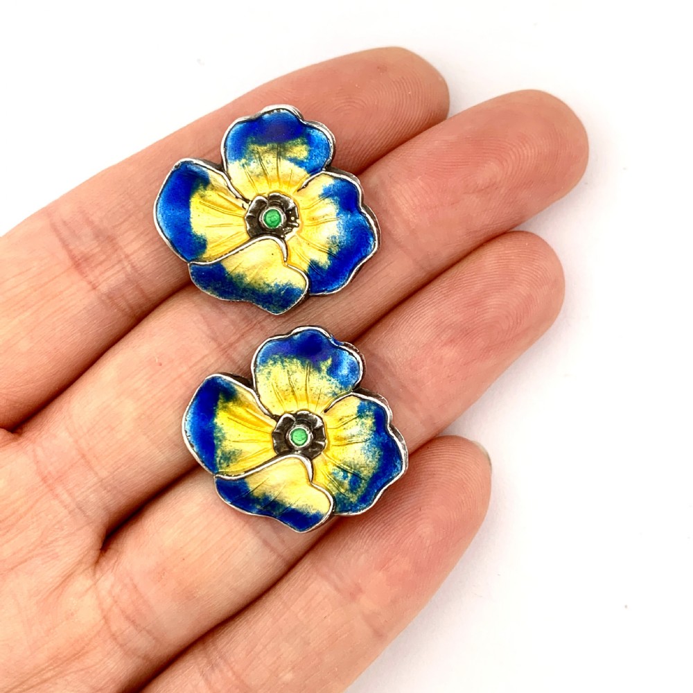Vintage Enamel Silver Flower Ear Clips  View VII