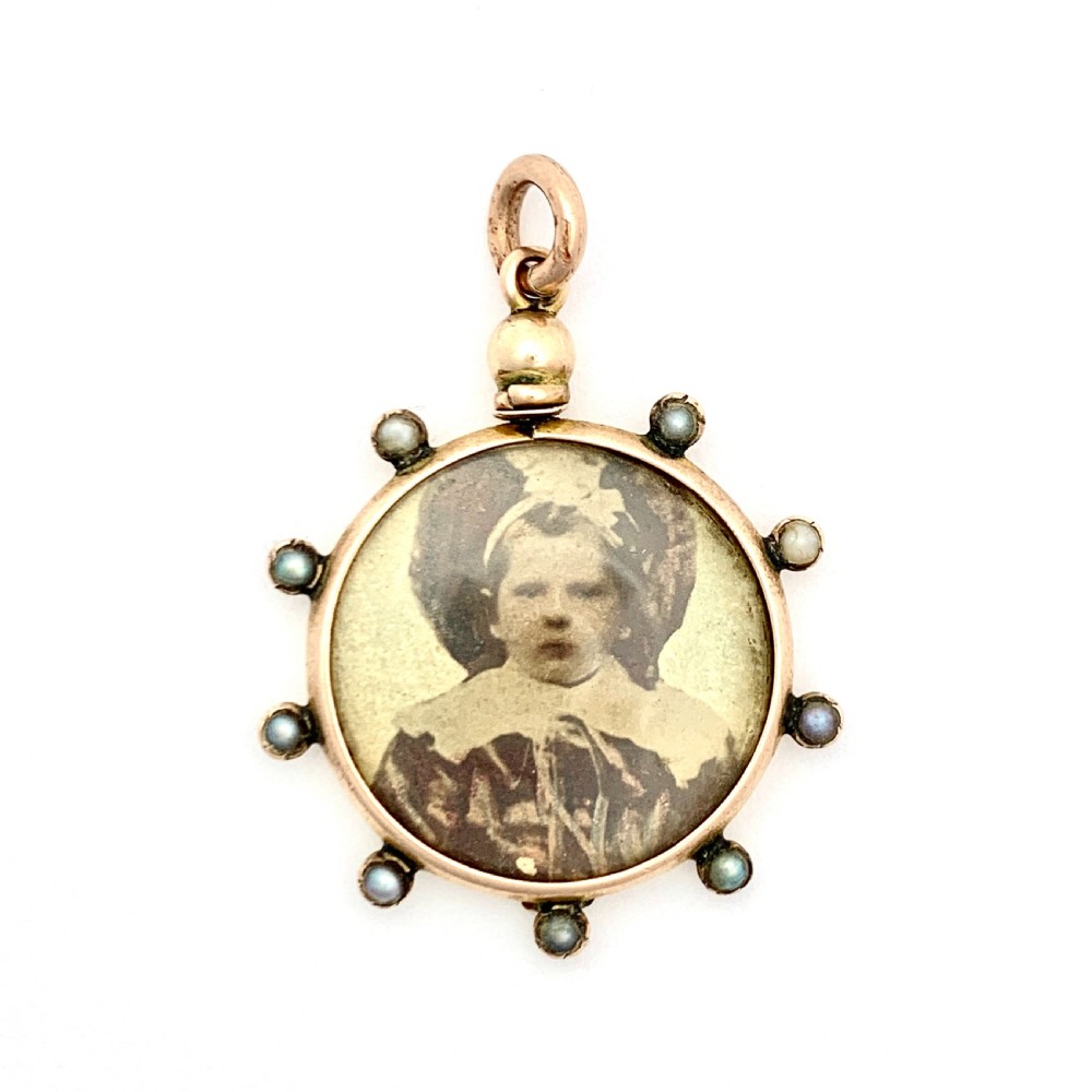 Victorian 9CT Gold Pearl Photograph Locket Fob Pendant 