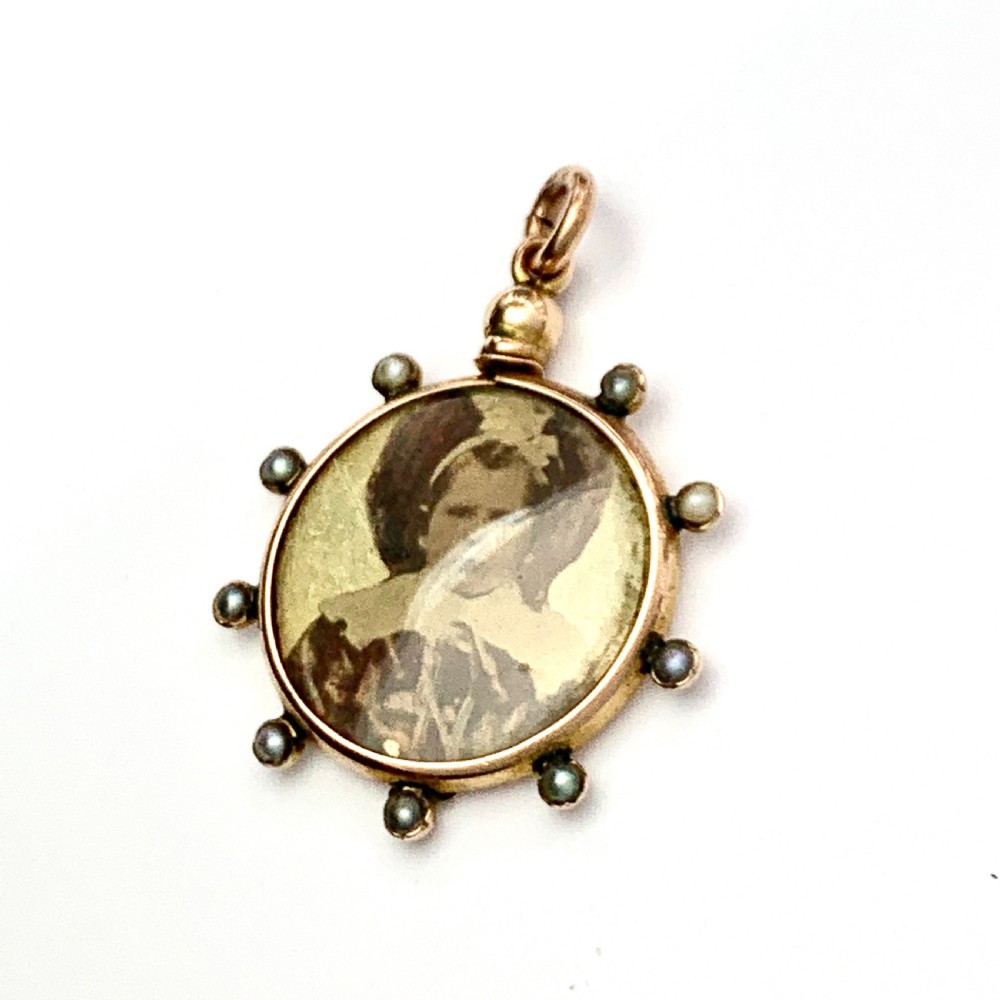 Victorian 9CT Gold Pearl Photograph Locket Fob Pendant  View IV
