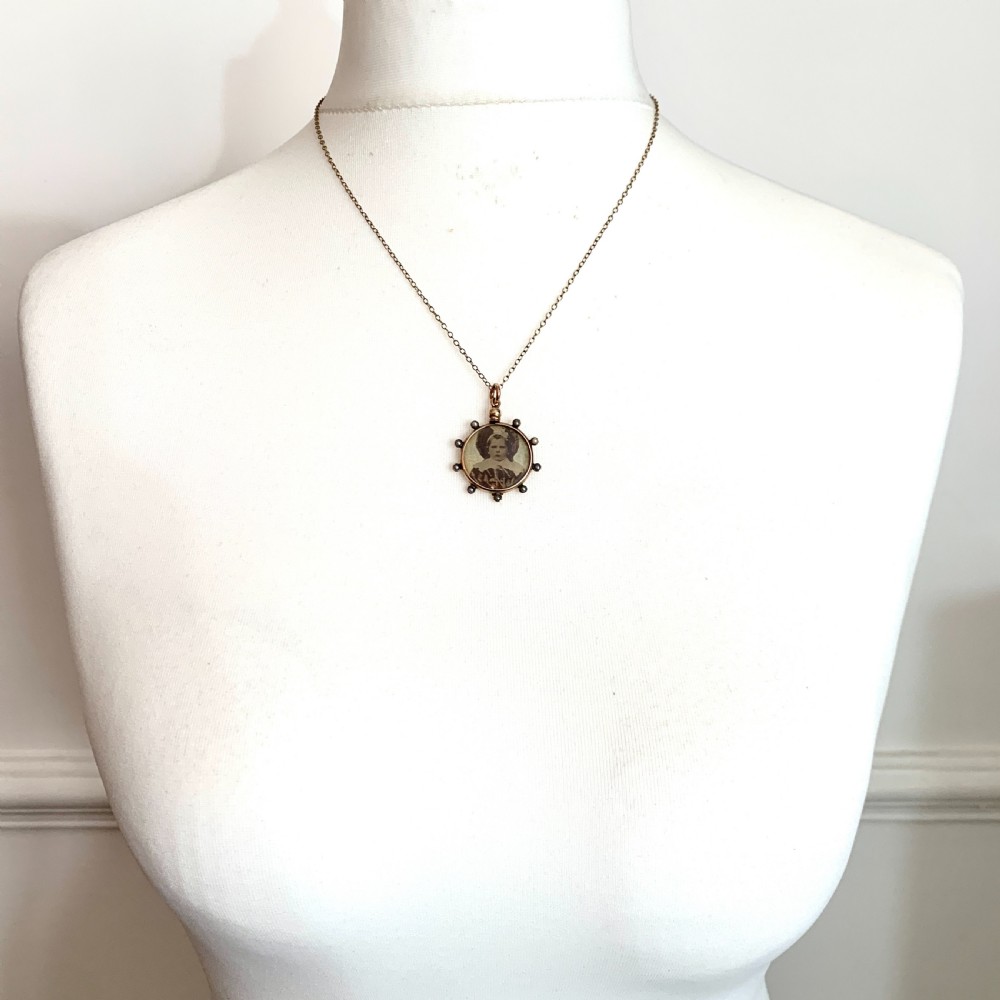 Victorian 9CT Gold Pearl Photograph Locket Fob Pendant  View VI