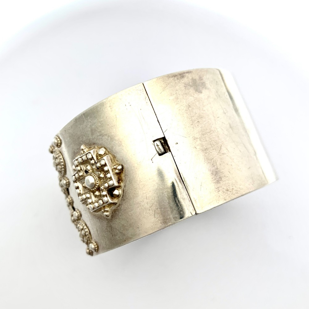 Victorian 1882 Sterling Silver Hinged Cuff Bangle  View V