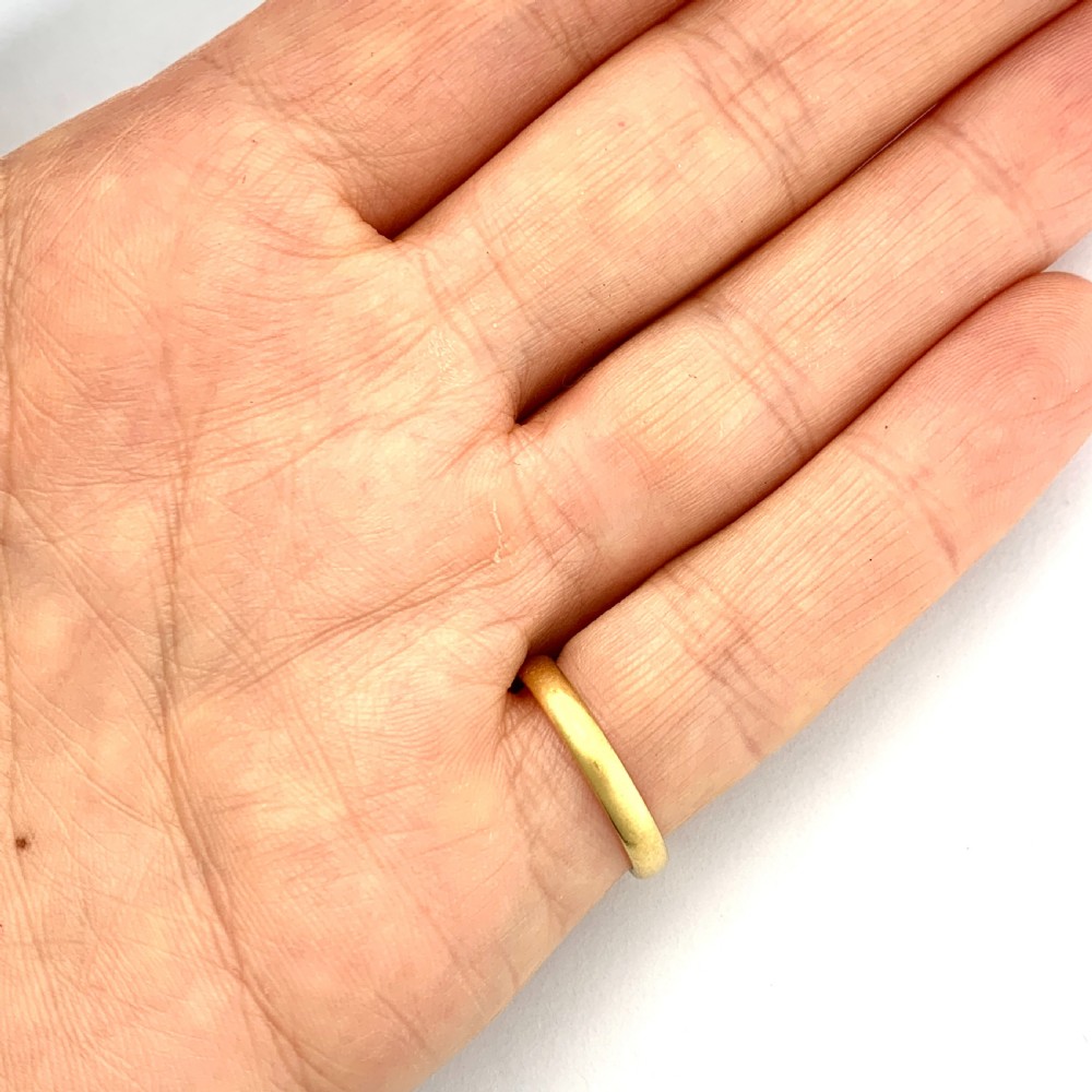 Vintage 22CT Gold Wedding Band  View VI