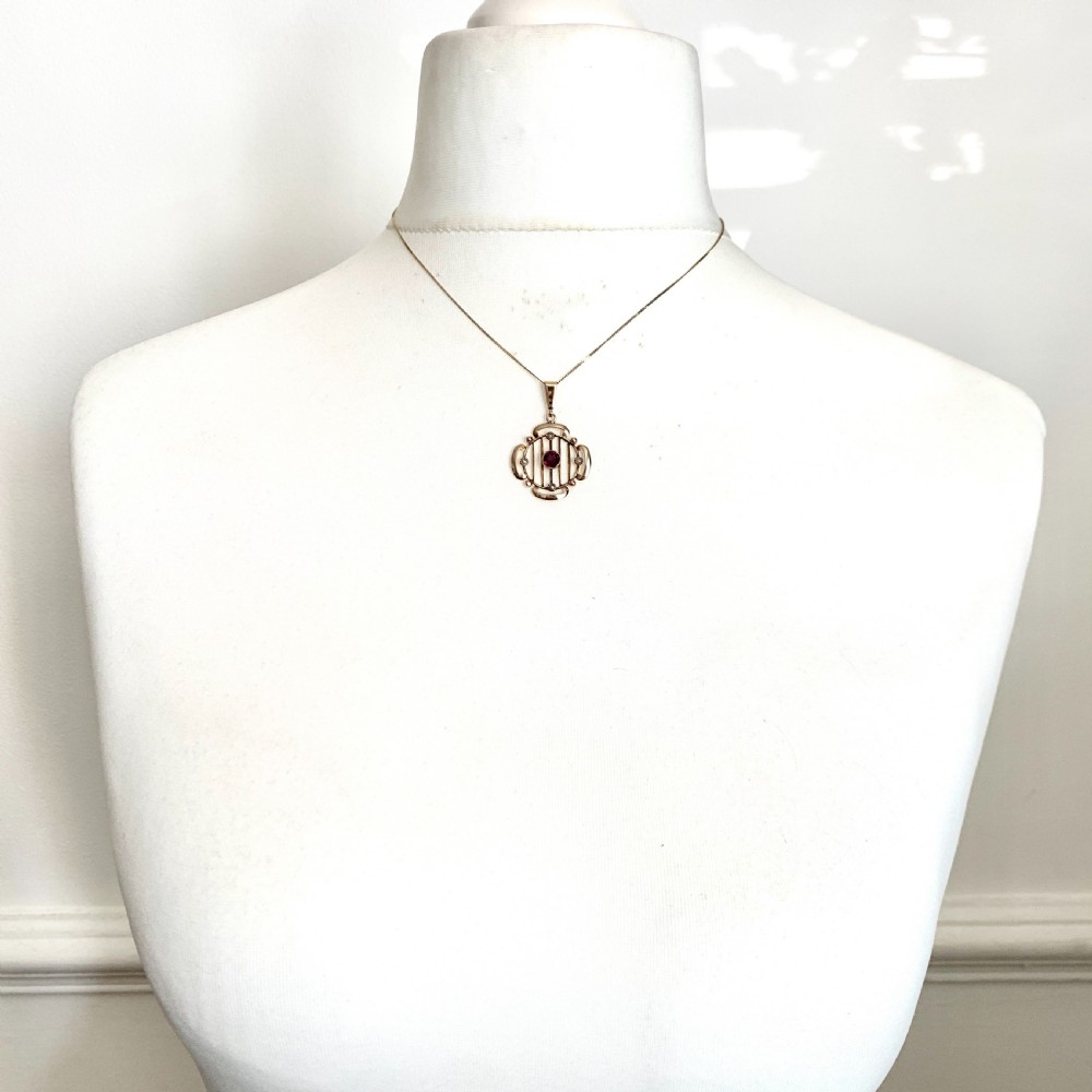 Edwardian 9CT Gold Amethyst and Pearl Lavalier Pendant Necklace View VII
