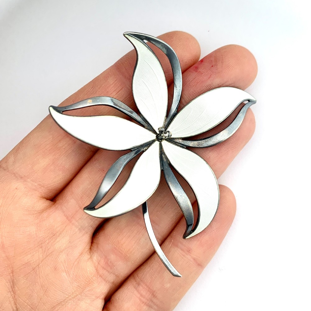RESERVED for J • Large Vintage Hroar Prydz Silver and White Enamel Flower Brooch View III