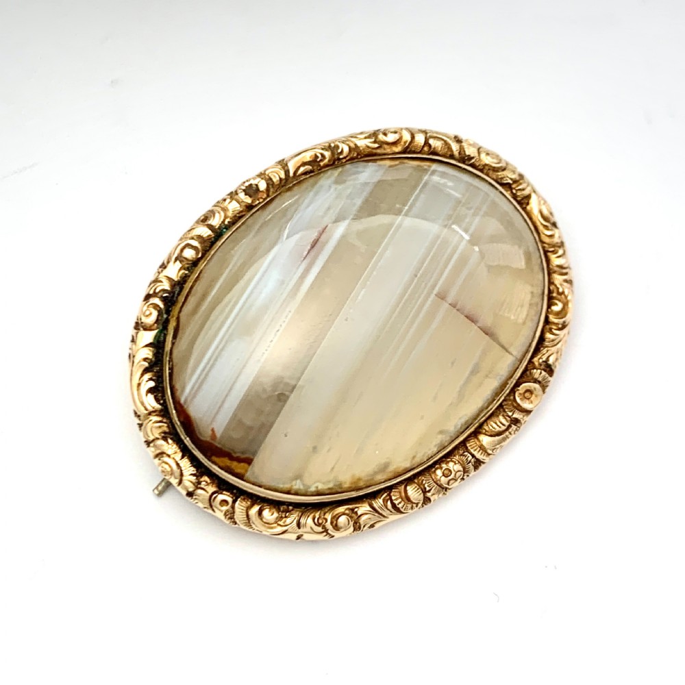 Large Victorian 9CT Gold Oval Agate Brooch / Pendant View III