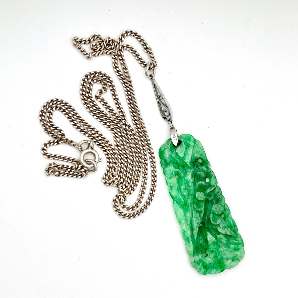 9CT White Gold Art Deco Carved Jade Pendant Necklace