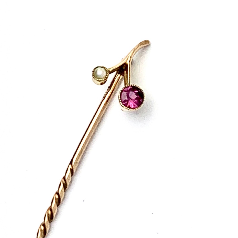 Victorian 9CT Rose Gold Garnet Pearl Stick Pin