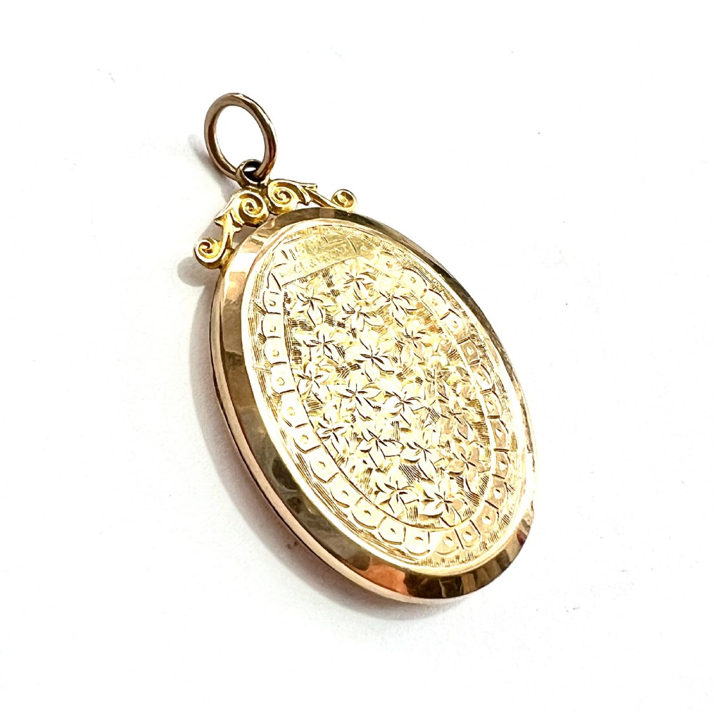 Victorian 15CT Gold Back and Front Photograph Locket  View VI