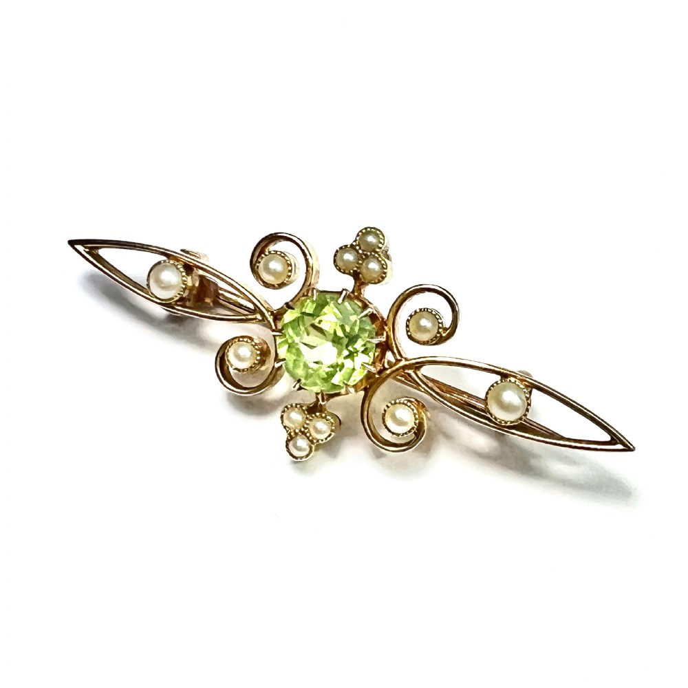 Edwardian/Victorian 15CT Gold Peridot Brooch View IV