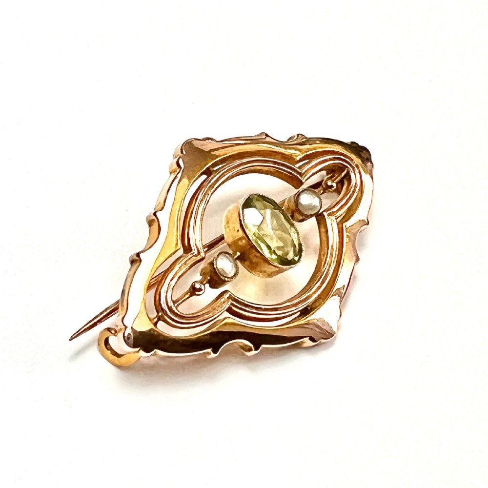 Edwardian 9CT Gold Peridot Pearl Brooch View V