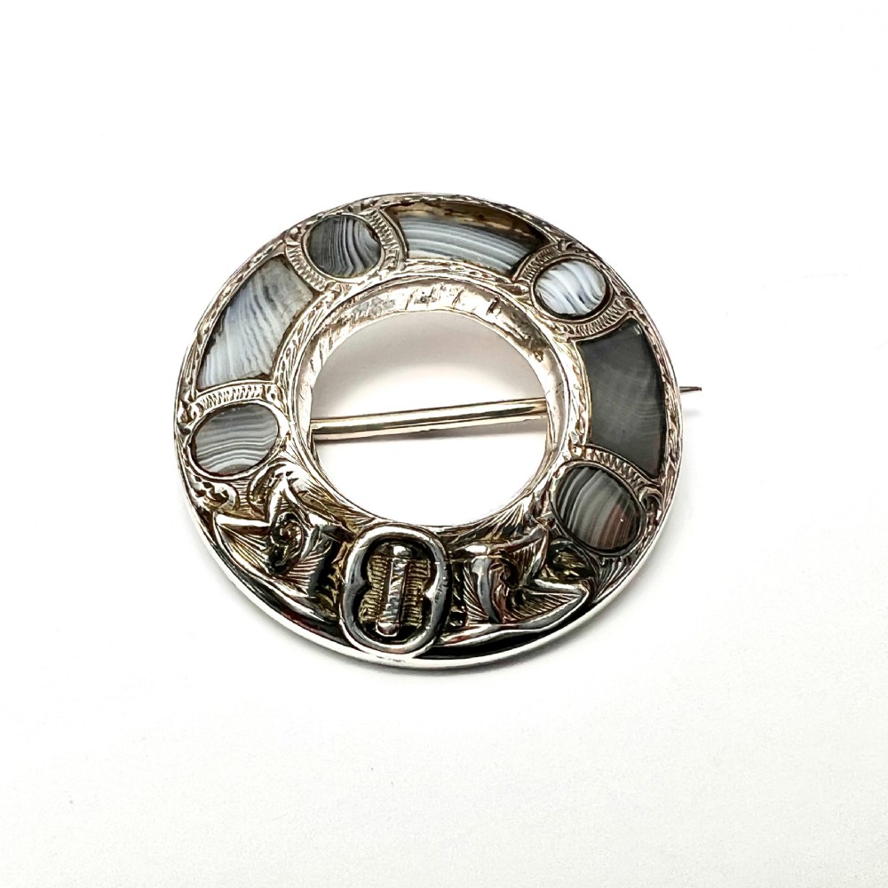 Victorian Blue Lace Montrose Agate Scottish Silver Pebble Brooch View IV