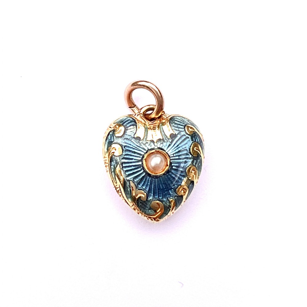 Edwardian 15CT Gold Blue Enamel Heart Pendant