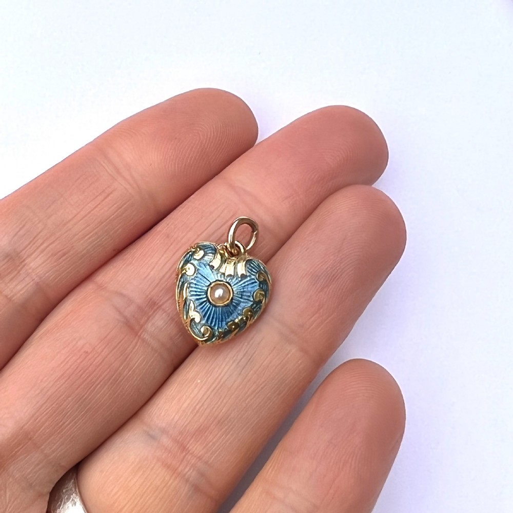 Edwardian 15CT Gold Blue Enamel Heart Pendant View VI