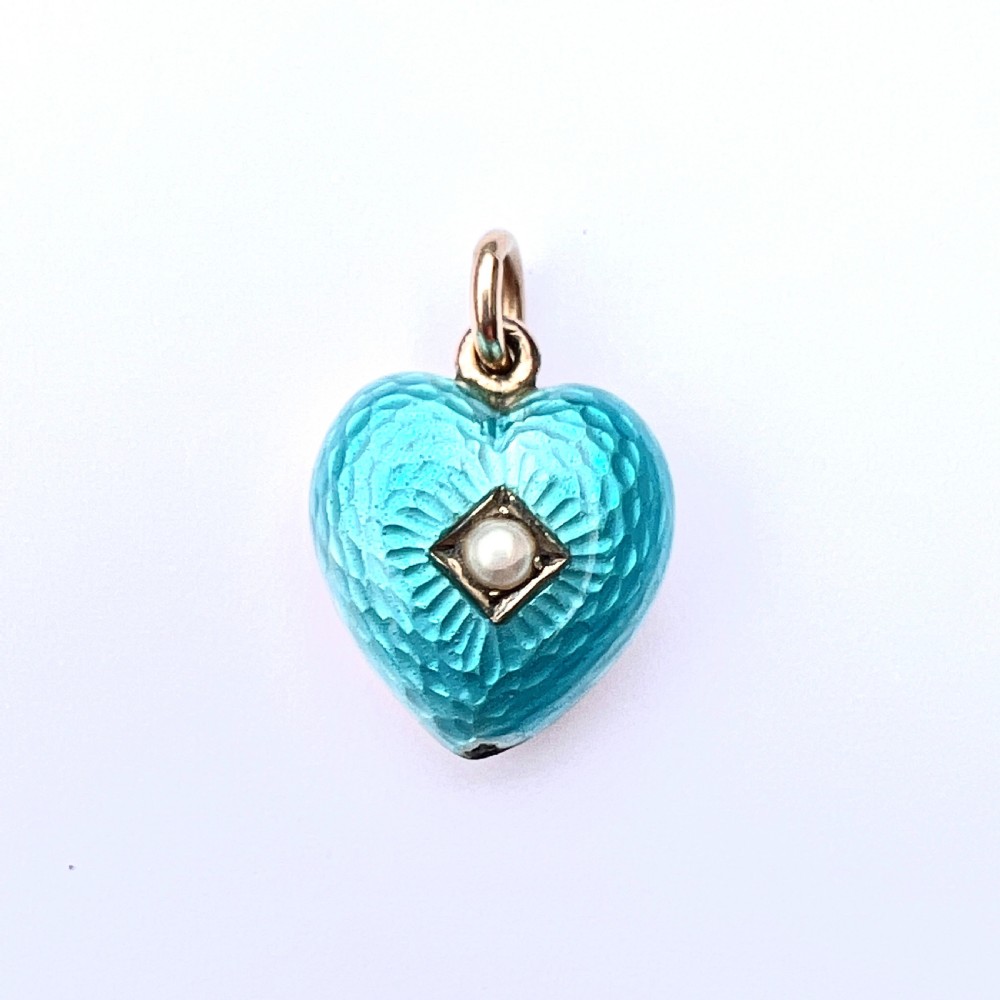 Edwardian 15CT Gold Turquoise Enamel Heart Pendant View II