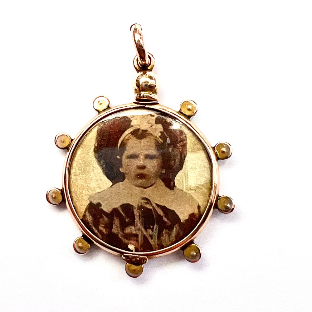 Victorian 9CT Rose Gold Seed Pearl Photograph Locket Fob Pendant View V