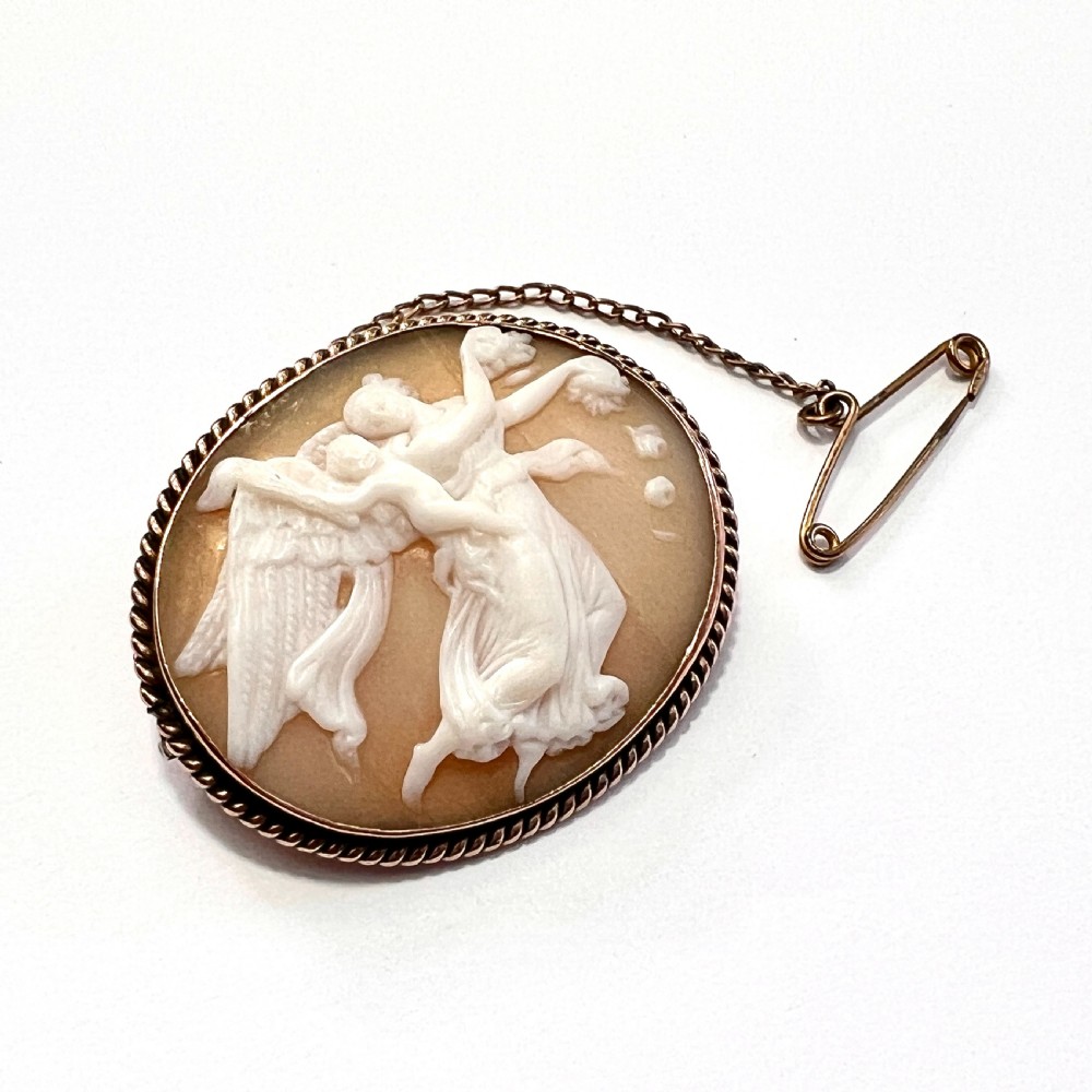 Victorian Carved Shell Venus and Cupid 9CT Gold Cameo Brooch View III