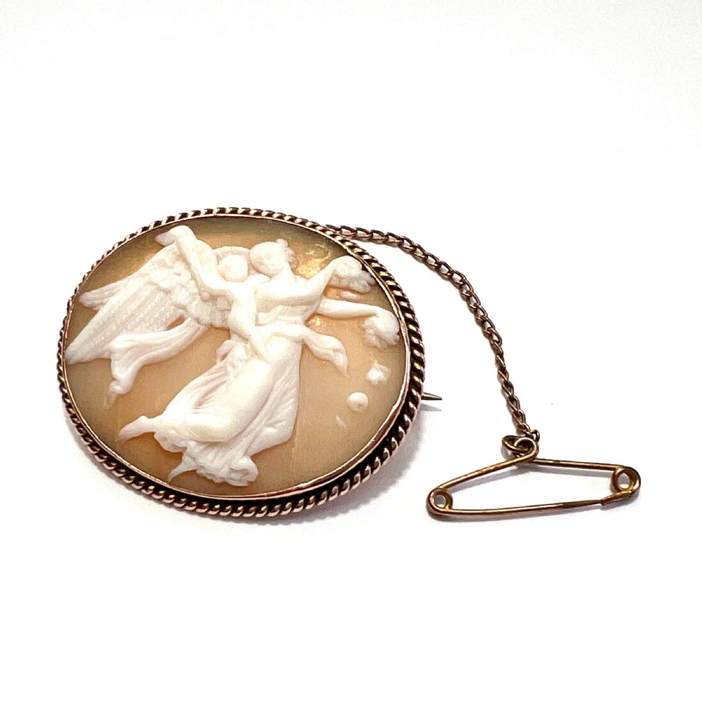 Victorian Carved Shell Venus and Cupid 9CT Gold Cameo Brooch View V