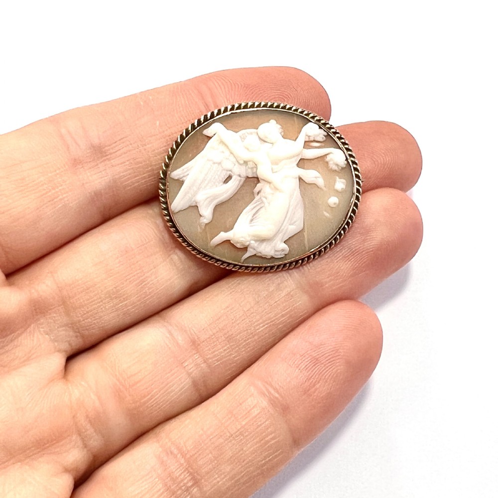 Victorian Carved Shell Venus and Cupid 9CT Gold Cameo Brooch View VII
