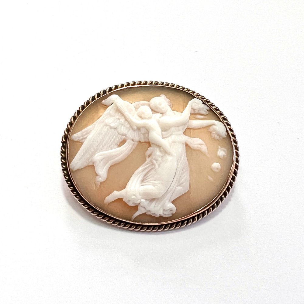 Victorian Carved Shell Venus and Cupid 9CT Gold Cameo Brooch View VIII