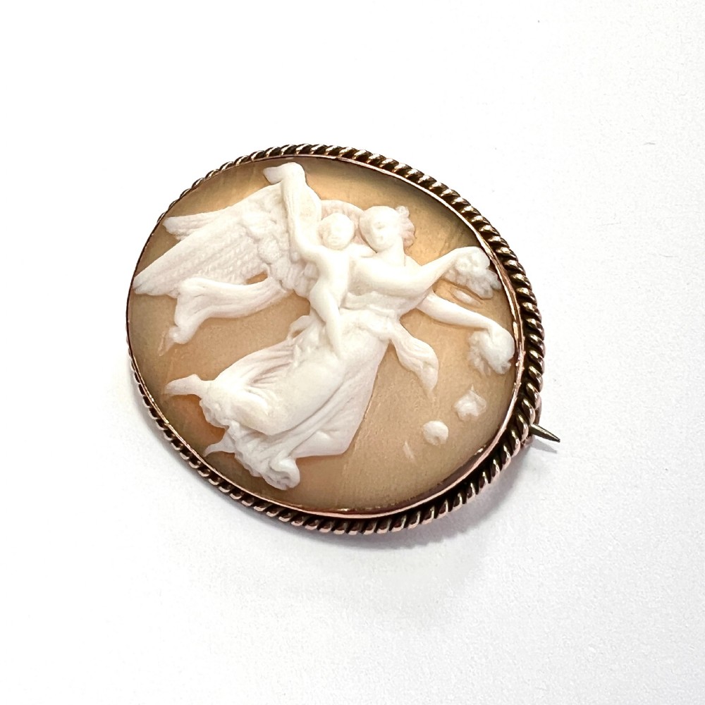 Victorian Carved Shell Venus and Cupid 9CT Gold Cameo Brooch View X