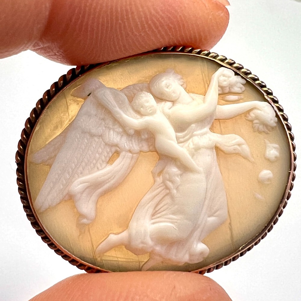Victorian Carved Shell Venus and Cupid 9CT Gold Cameo Brooch View XI