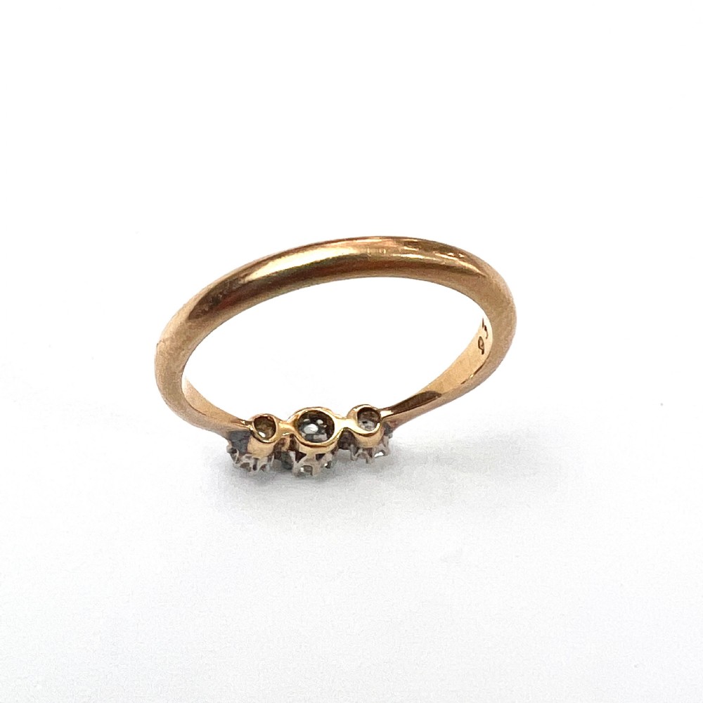 Vintage 18CT Gold Old-Cut Diamond Trilogy Ring View V