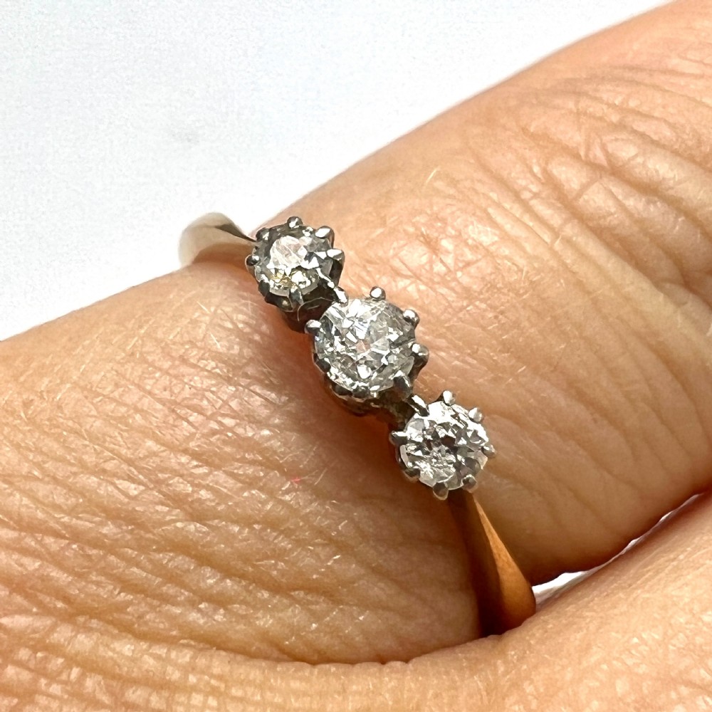 Vintage 18CT Gold Old-Cut Diamond Trilogy Ring View VI
