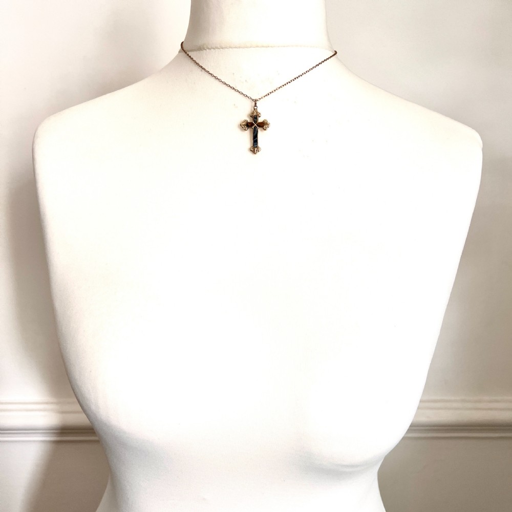 Scottish Victorian 9CT Gold Agate Cross Pendant View VII
