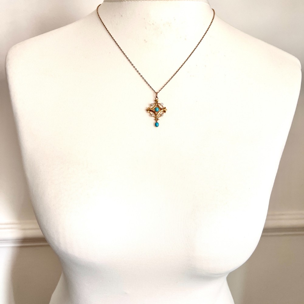 Victorian 9CT Gold Pearl Pendant and Chain Necklace View IX
