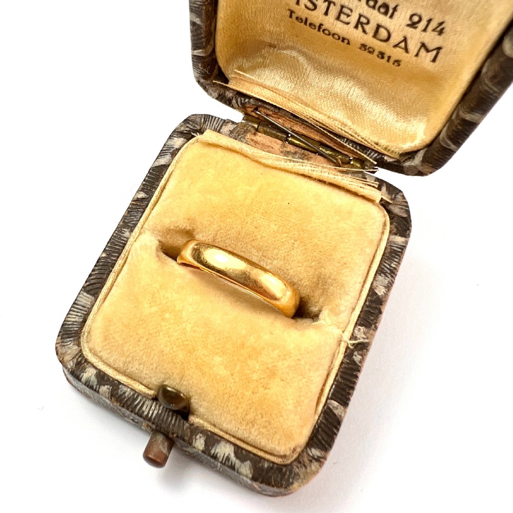 Edwardian 22CT Gold Wedding Band View V